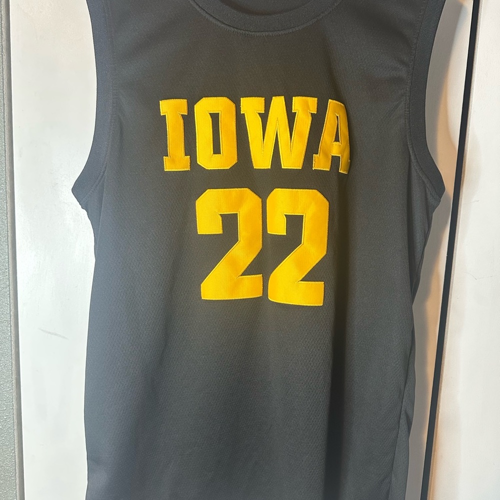 Men’s Large- Caitlin Clark University of Iowa 22 Black Sleeveless Jersey